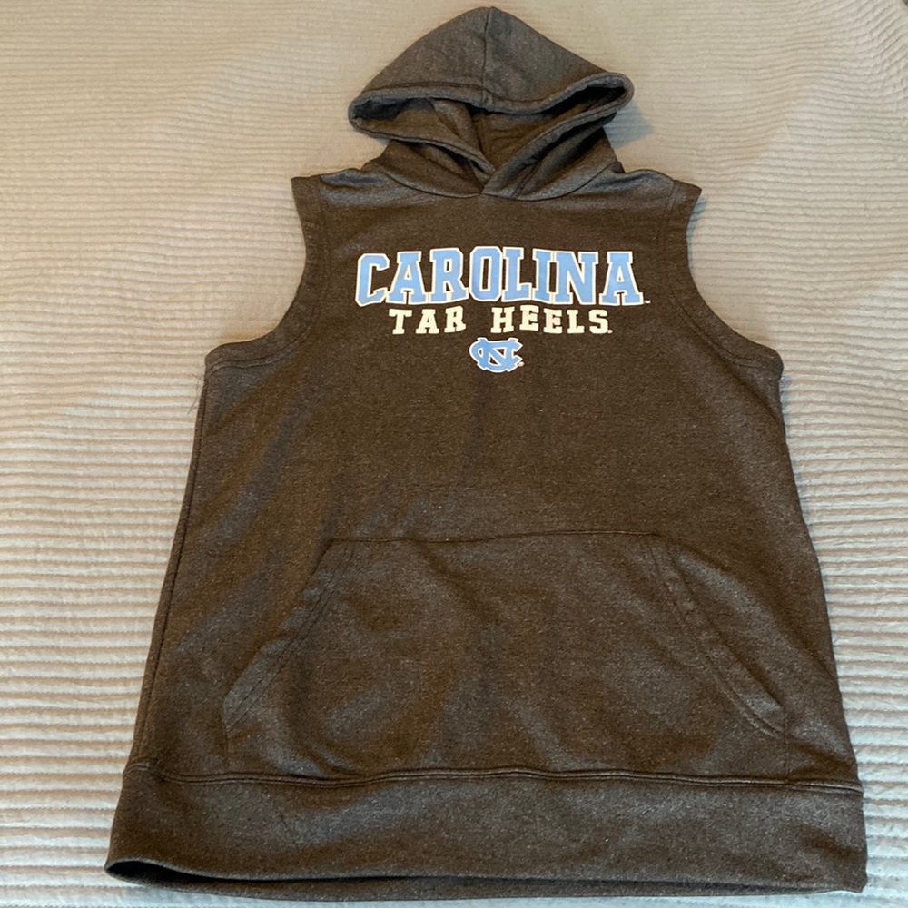 North Carolina Tar Heels hooded shirt